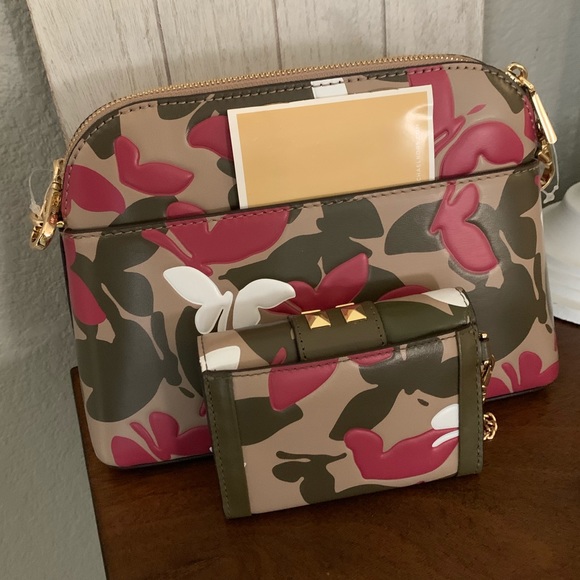 New. MK set💞 limited addition - Picture 2 of 8